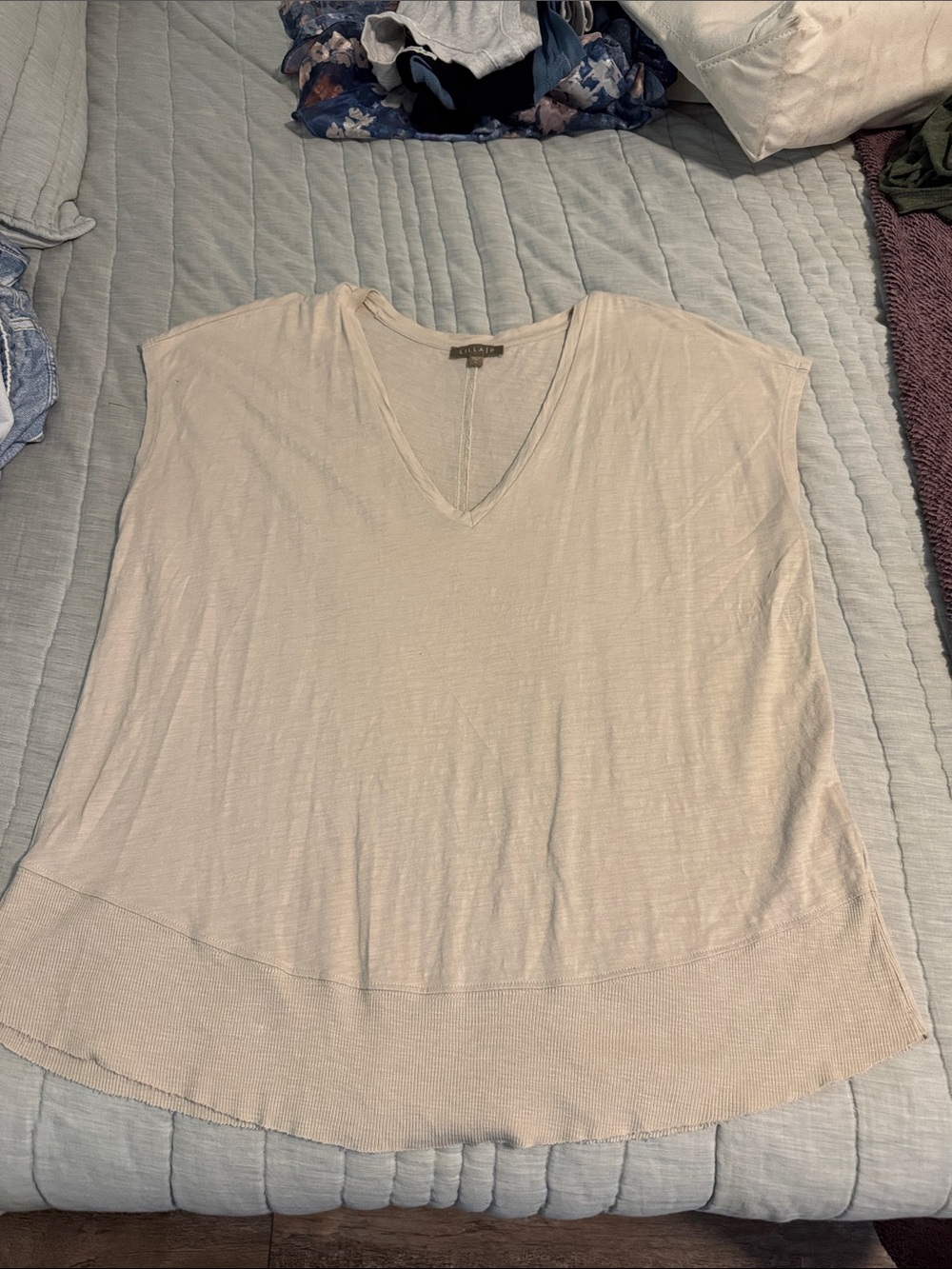 Lilla P Light Beige V-Neck Cap Sleeve Tunic